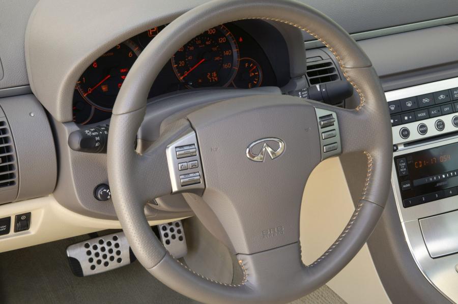 Infiniti G35 Coupe 2006 года  (фото 10 из 26)